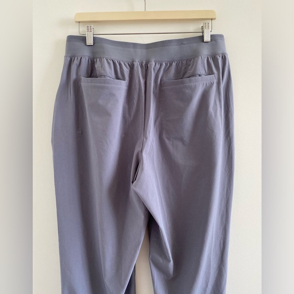 Athleta Brooklyn Heights Cargo Jogger Size 12 In Grey/Purple - Picture 7 of 8